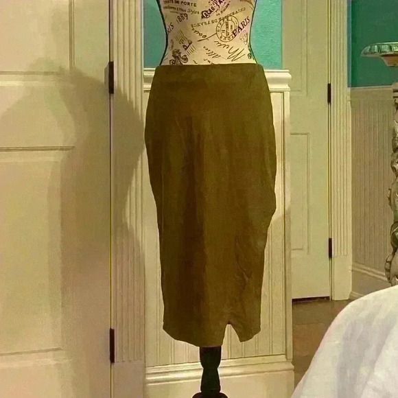 Fashion nova skirt - Picture 4 of 4